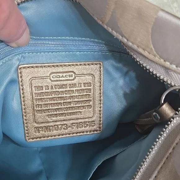 Coach Rare Metallic Soho Bucket Bag with Convertible Strap Looks and Feels New - Picture 8 of 11